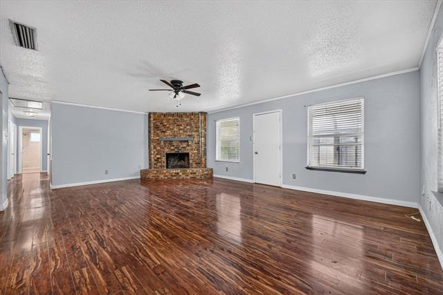 Photo - 210 Nettletree St