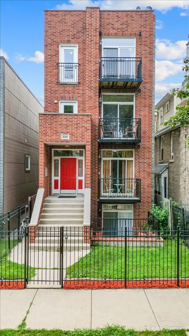Building Photo - 1640 N Whipple St Unit 3 Rental