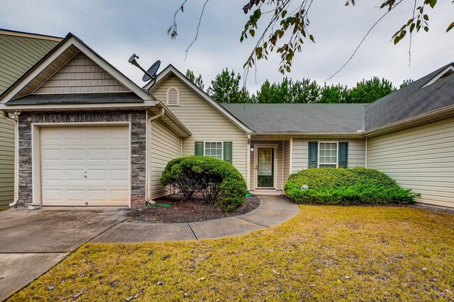 Building Photo - Newer Ranch Style Home w/Fireplace, Trey Ceilings and Black Appliances - Total Electric