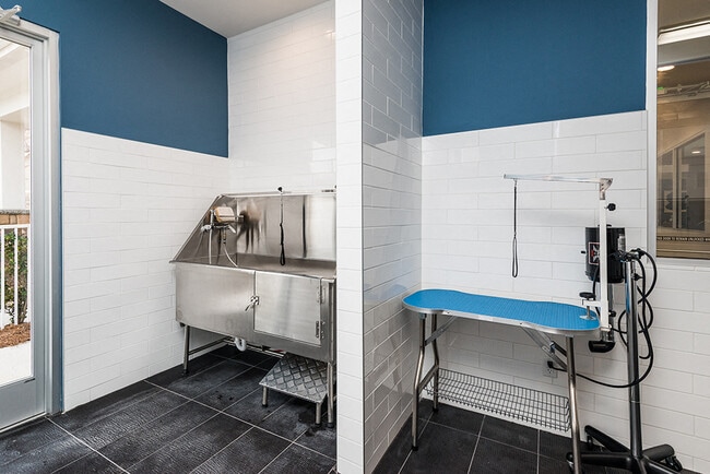 Cascades at Northlake Apartments
