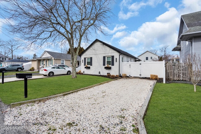 Photo - 1215 Lister St Unit B