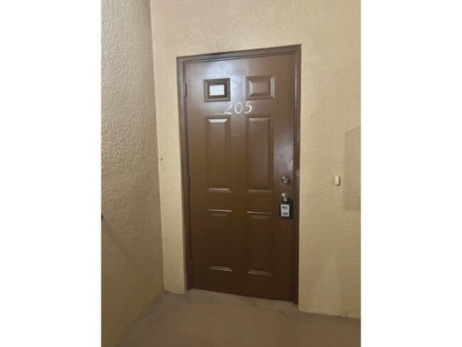 Photo - 2 Bedroom + DEN and GARAGE! Water Included!