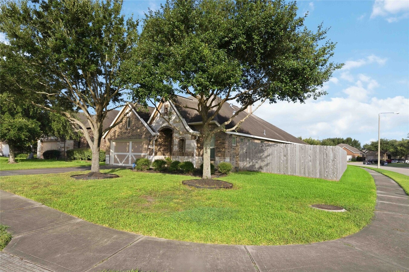 Photo - 601 Dunlavy Ln