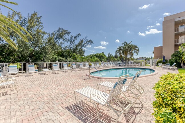 Photo - 2850 NE 14th Street Causeway Unit 308b