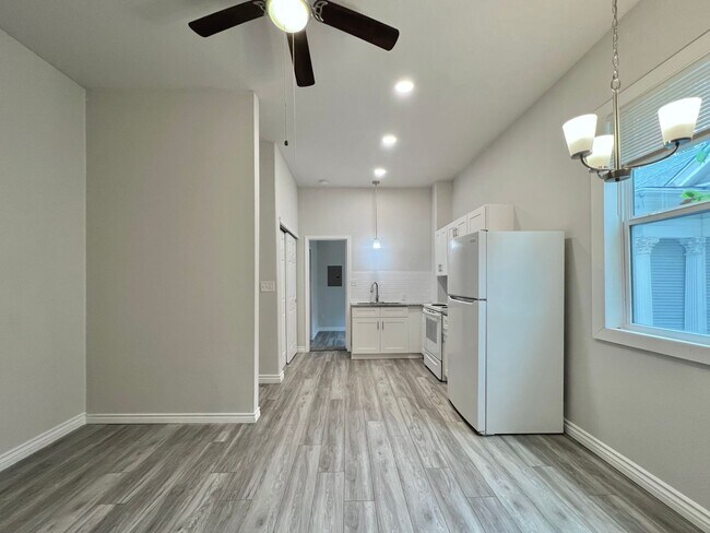 Photo - Beautiful 1Bd/1Ba Walking Distance to The Pearl Unidad 241 Post Ave Apt 1
