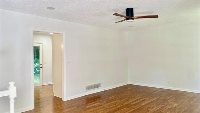 Photo - 1807 Merry Oak Rd SW