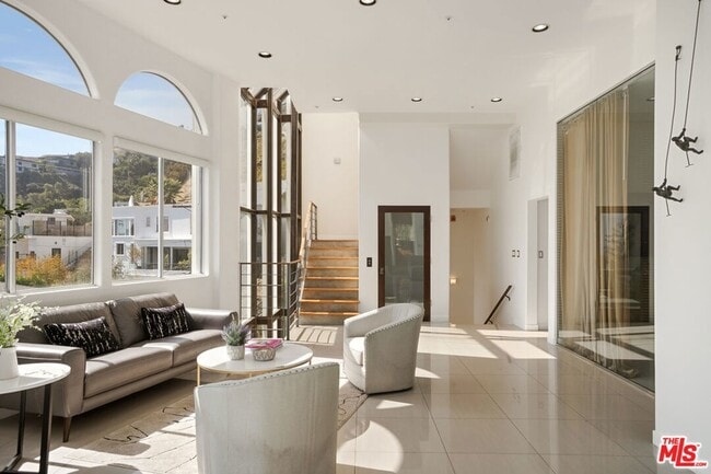 Photo - 8435 Franklin Ave