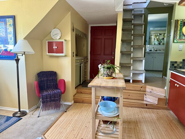 Photo - 1370 Garfield Aly Unit Furnished studio apt.