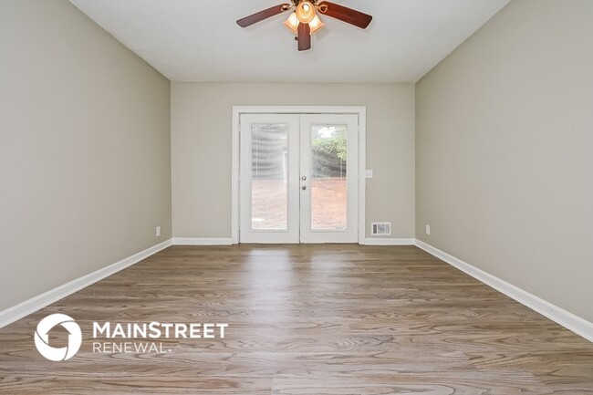 Photo - 188 Bridgewood Dr SE