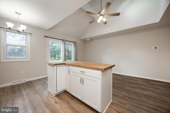 Photo - 1104 St Michaels Ct