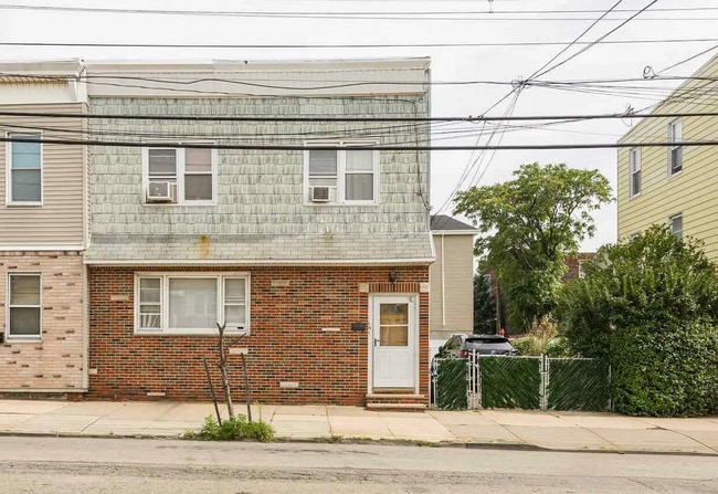 Building Photo - 68 Prospect Ave Unit 1