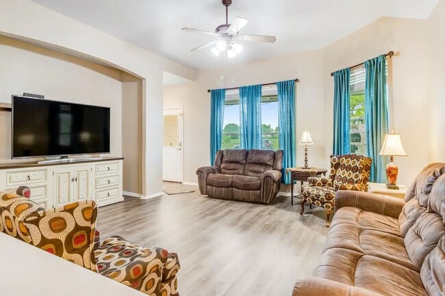 Photo - Charmer in Blanco River Village with Amazing Back Patio!