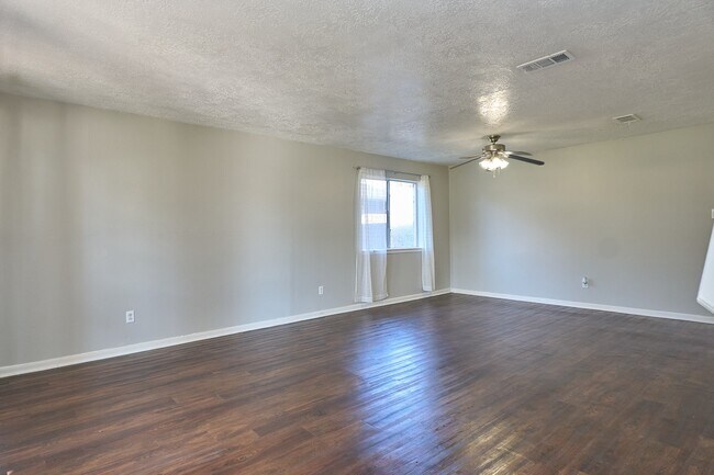 Photo - 219 Fort Sumter Ct