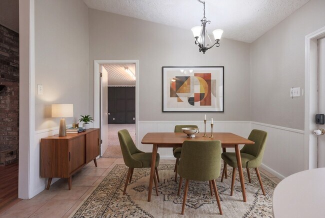 Photo - 20427 Lakeside Dr