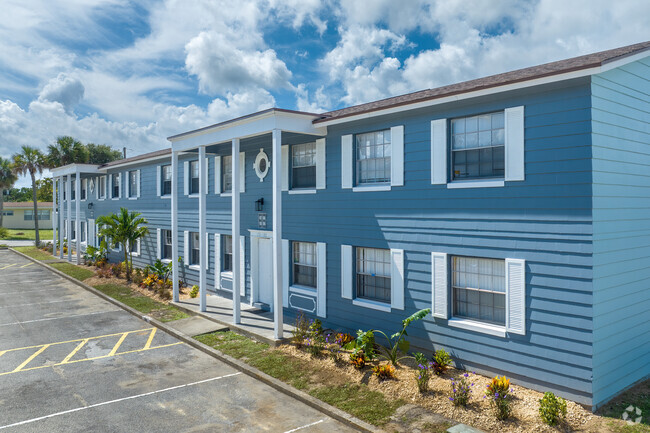 Manatee Bay Apartments - Manatee Bay Apartments