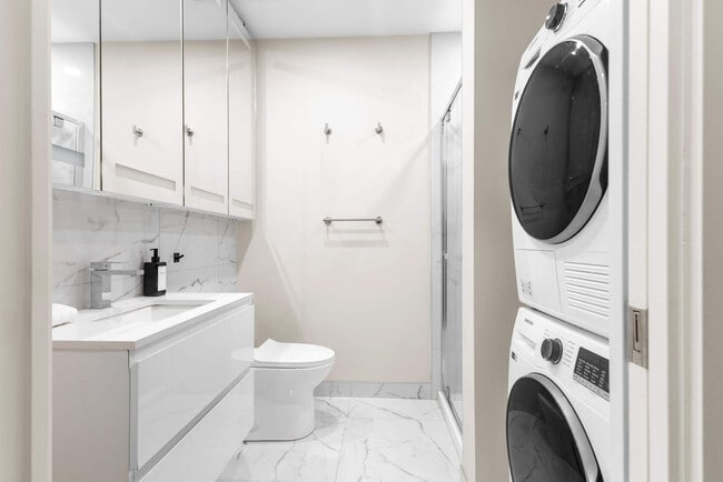 Photo - 742 Rue William Unit FL2-ID1254786P