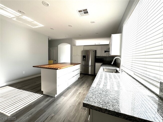 Photo - 10668 Oak Apple Ave