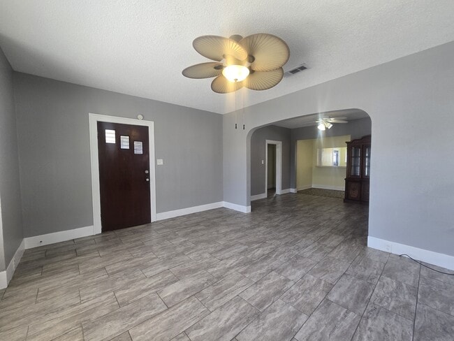 Photo - 3828 Avenue S 1/2