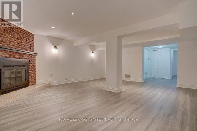 Photo - 53 Sundance Crescent