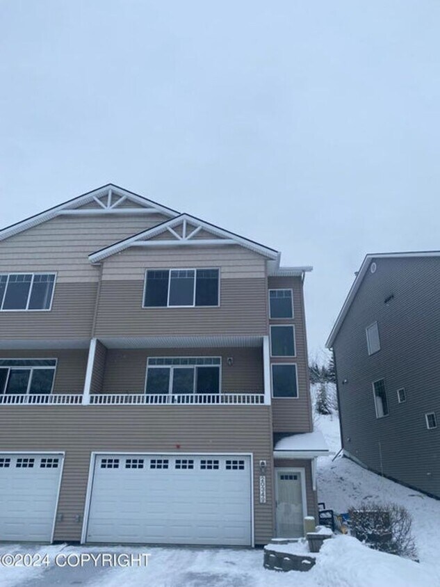 Stunning 3 Bed/2.5 Bath Eagle River Townho... - Stunning 3 Bed/2.5 Bath Eagle River Townho...