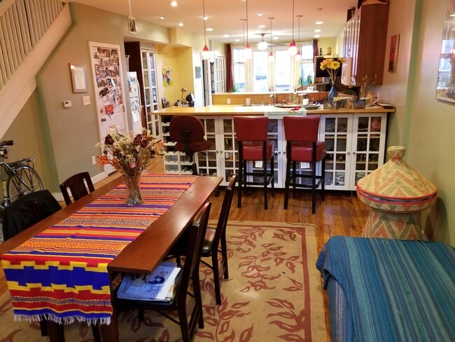 Photo - 714 Kenyon St NW Unit A