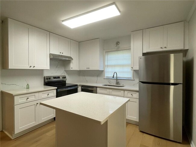 Photo - 2297 Hylaea Rd