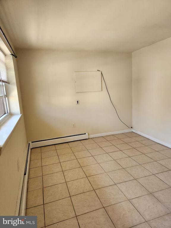 Photo - 120 E 4th St