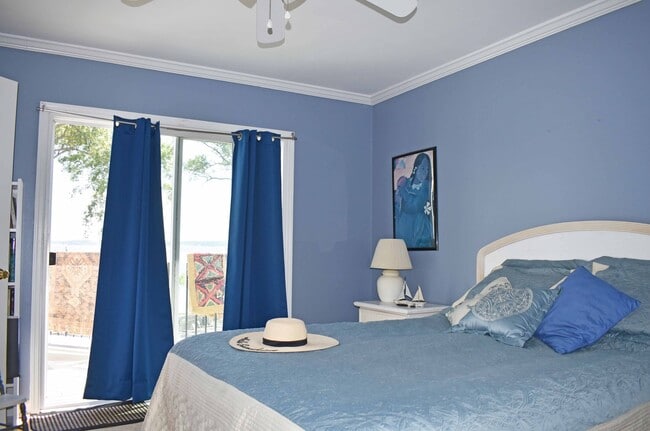 Photo - Adorable Waterfront Condo