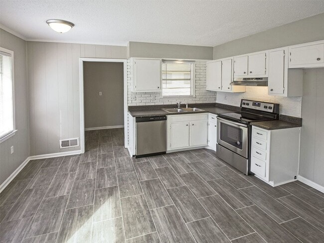 Photo - 3503 Brockcliff Cove
