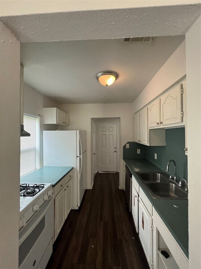 Photo - 1204 10th Ave N