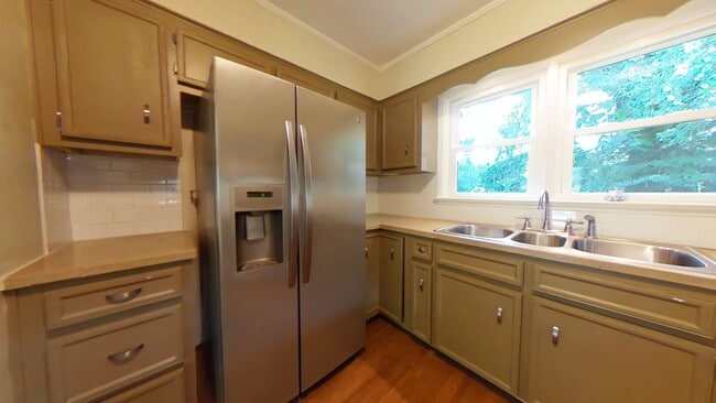 Photo - 3 Bedroom 1.5 Bathroom Single Family Home ...