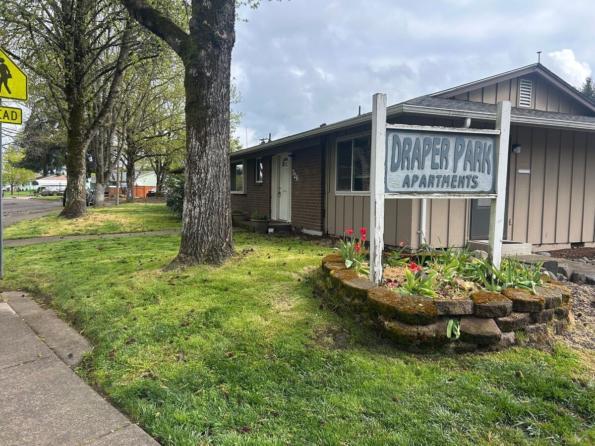 Photo - (905) Draper Apartments - 3 Bedroom / 1.5 Bath Duplex Unit 726