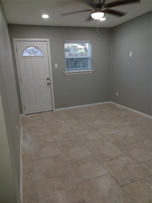 Building Photo - 23054 Banquo Dr Rental