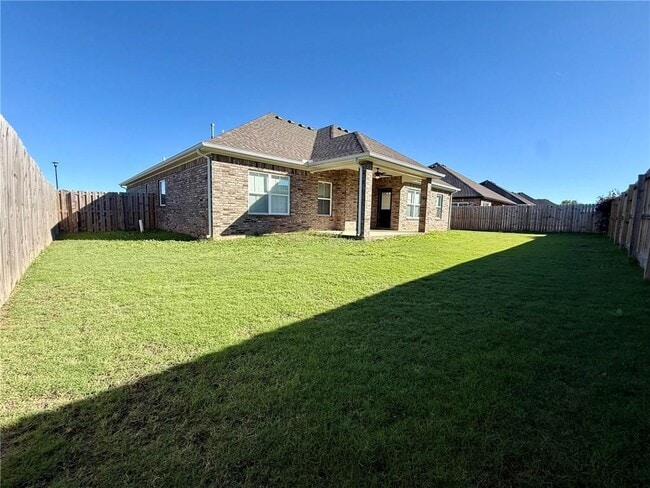 Photo - 1049 Parker Ln