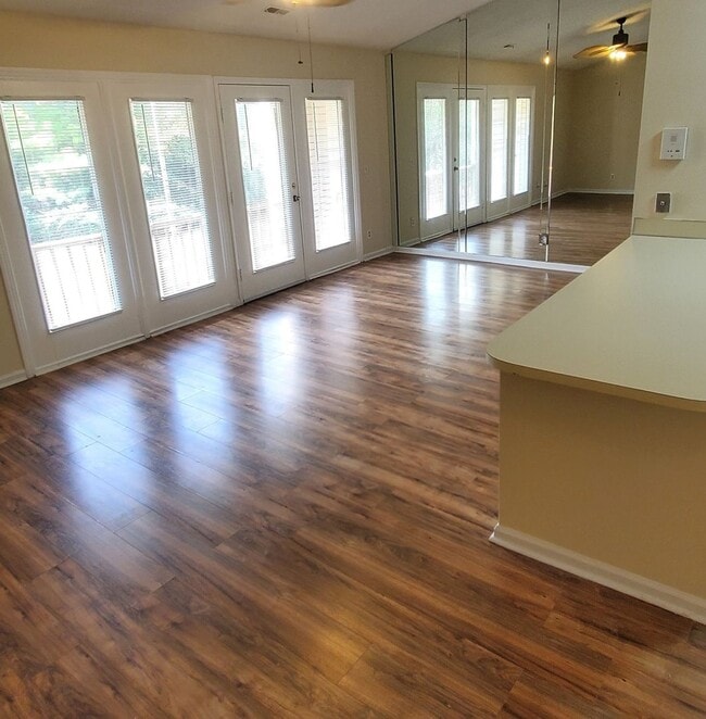 Charming 2BR Condo in Charlotte - Charming 2BR Condo in Charlotte