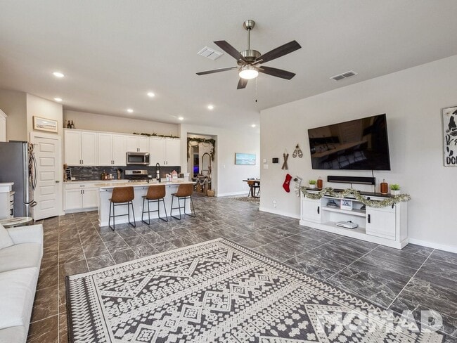 Photo - 1953 Colonial Ave