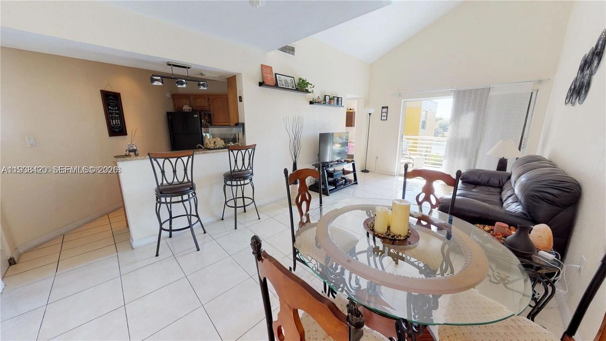 Photo - 9735 Fontainebleau Blvd