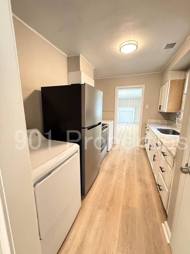 Photo - 814 Colonial Rd