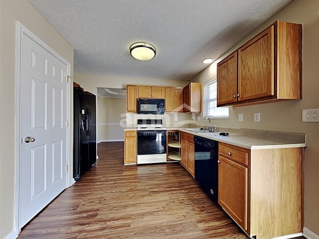 Photo - 265 Red Cedar Ct