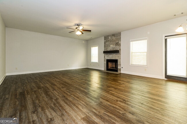 Photo - 787 Overlook Gln Dr