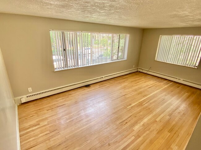 Photo - Corona Manor