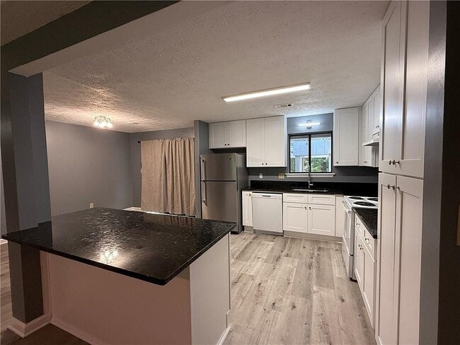 Building Photo - 2845 Landington Way NW Rental