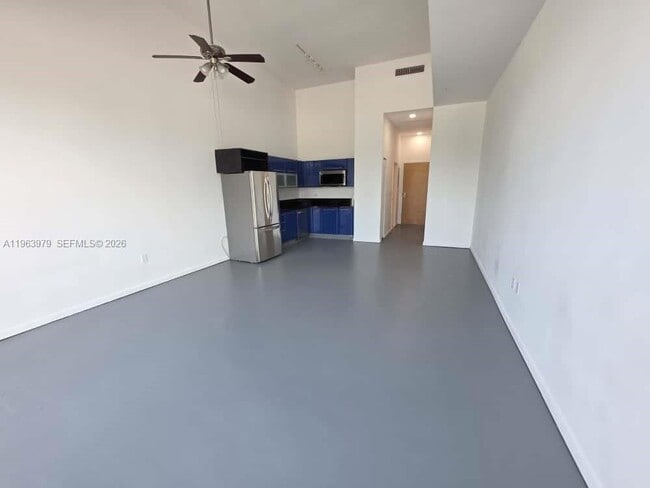 Photo - 253 NE 2nd St Unidad 234