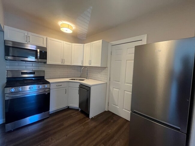 Building Photo - 268 River St Unit 2