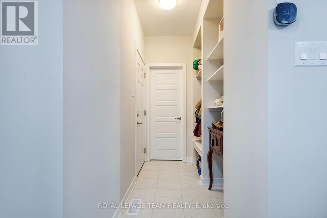 Photo - 1007 Showman St