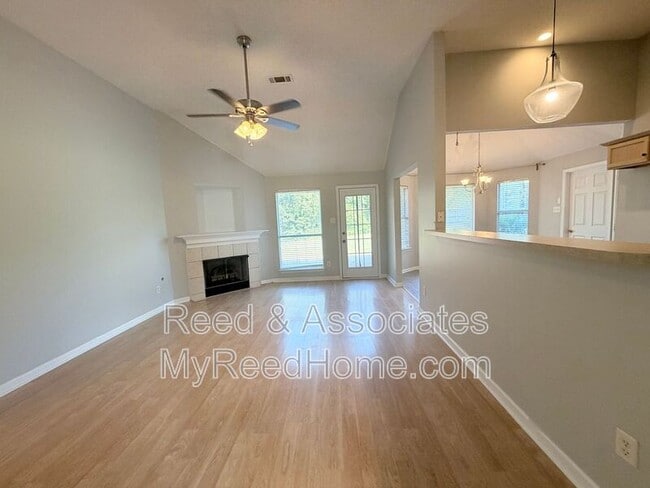 Photo - 130 Oaks Edge Dr