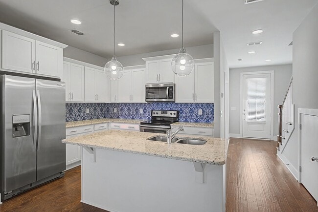 Photo - 766 Cottage Park Dr