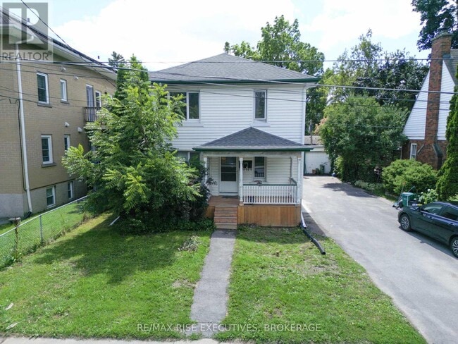 Building Photo - 2.5 Bed / 1 Bath in Kingston – All Utilities & Parking Included - $3,750/month Unit 3