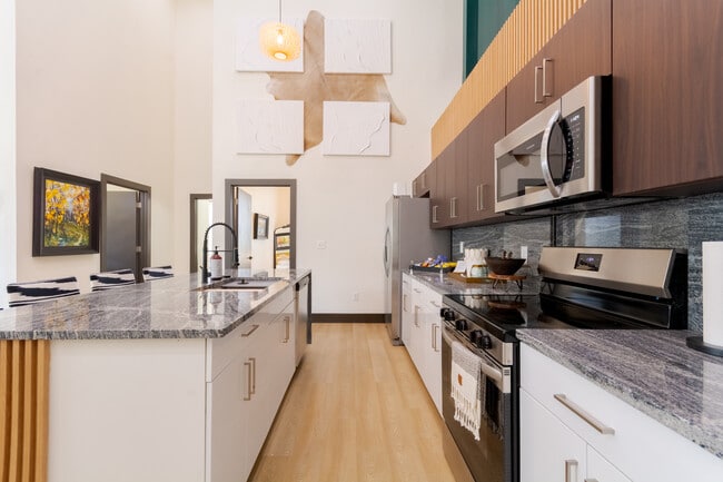 3BR, 2BA - 1,251SF - Kitchen