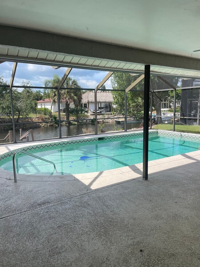2584 Longboat Dr